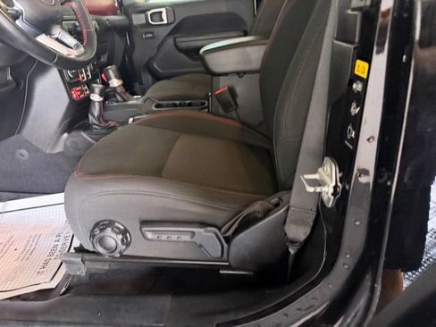 Used 2021 Jeep Wrangler Rubicon w/ Cold Weather Group AWD/4WD image 24