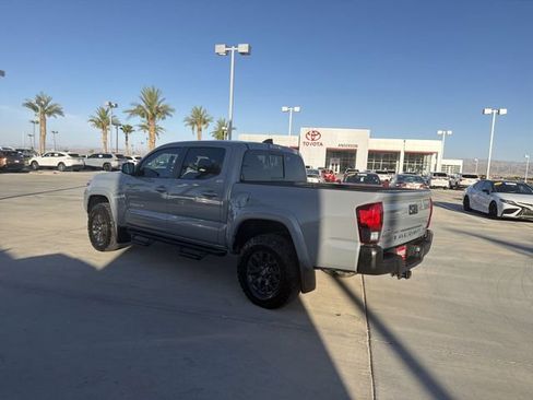 Certified 2021 Toyota Tacoma SR5 AWD/4WD image 7