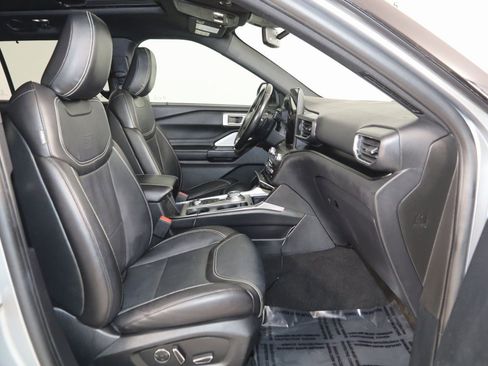 Used 2020 Ford Explorer ST w/ Premium Technology Package image 14