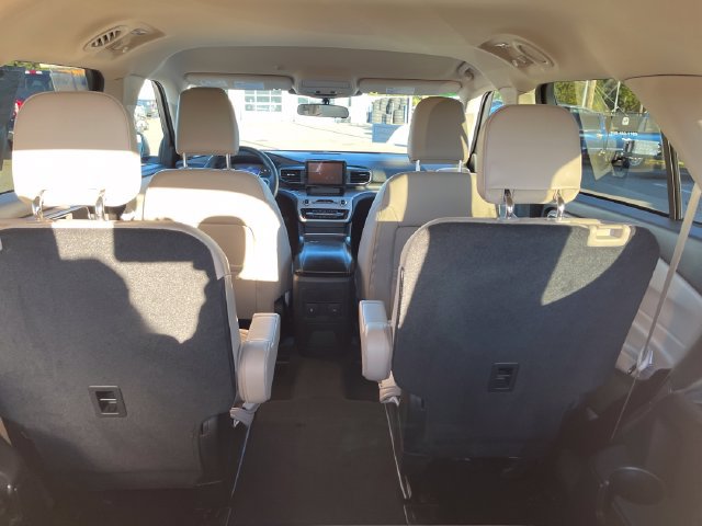 Used 2023 Ford Explorer XLT w/ Equipment Group 202A AWD/4WD image 30