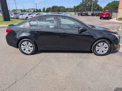 Used 2013 Chevrolet Cruze LS FWD image 10