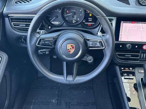 Used 2026 Porsche Macan AWD/4WD image 14