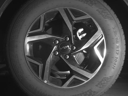 Used 2025 Kia Sportage LX image 14