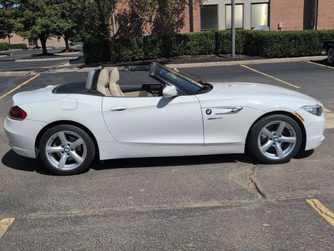 Used 2011 BMW Z4 sDrive30i RWD image 6