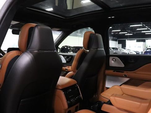 Used 2025 Lincoln Aviator Black Label w/ Jet Appearance Package AWD/4WD image 17