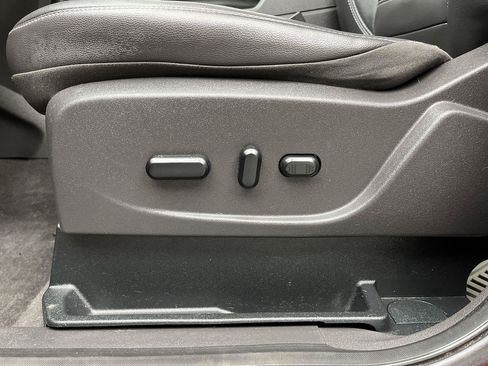 Certified 2019 Ford Escape Titanium w/ U9j03 - Titanium Tow Package AWD/4WD image 11