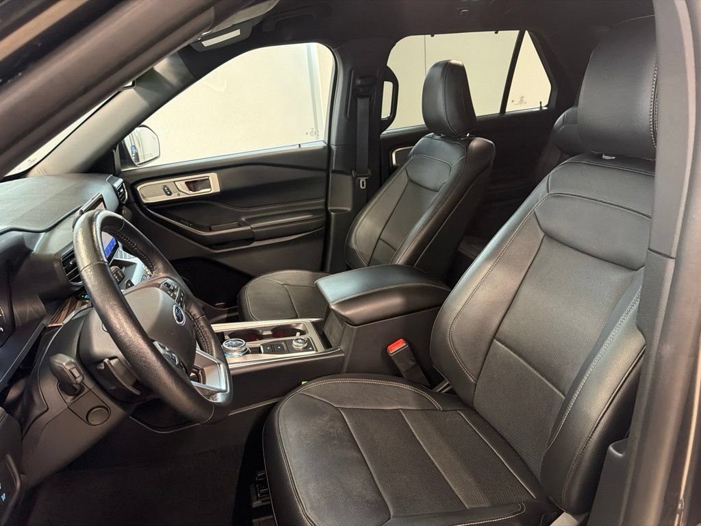Used 2020 Ford Explorer Limited w/ Hybrid Equipment Group 310A AWD/4WD image 13