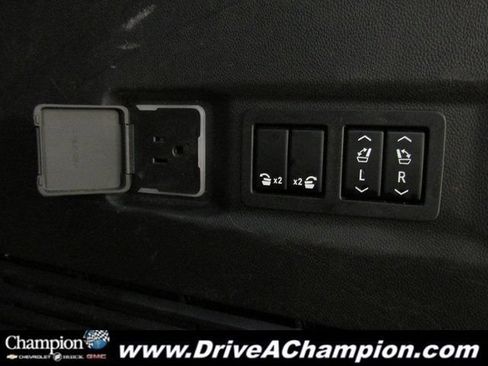 Used 2022 GMC Yukon Denali AWD/4WD image 17