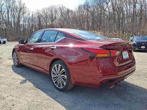 Used 2025 Nissan Altima 2.5 SL FWD image 22
