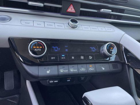 Certified 2024 Hyundai Elantra Limited image 30