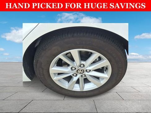 Used 2025 Toyota Camry LE w/ Convenience Package FWD image 7