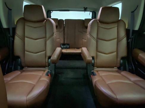 Used 2017 Cadillac Escalade Luxury w/ LPO, Radiant Package AWD/4WD image 41
