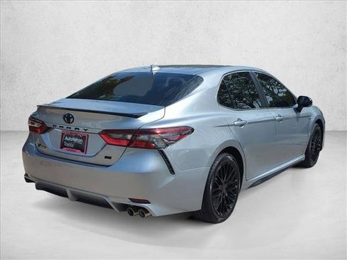 Used 2023 Toyota Camry SE FWD image 5