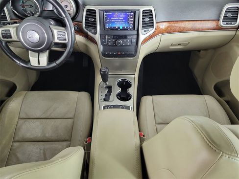 Used 2013 Jeep Grand Cherokee Limited w/ Luxury Group II image 14