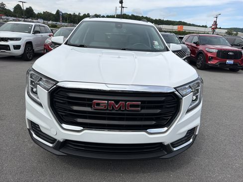 Certified 2024 GMC Terrain SLE w/ Driver Convenience Package AWD/4WD image 2