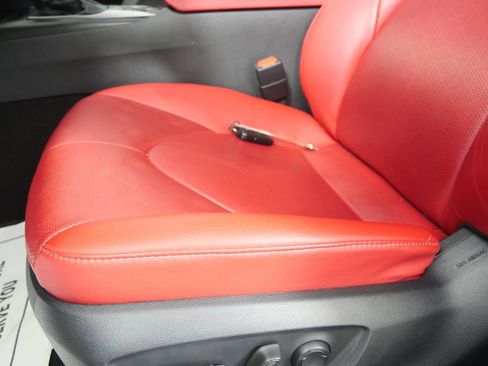 Used 2023 Toyota Camry XSE image 9