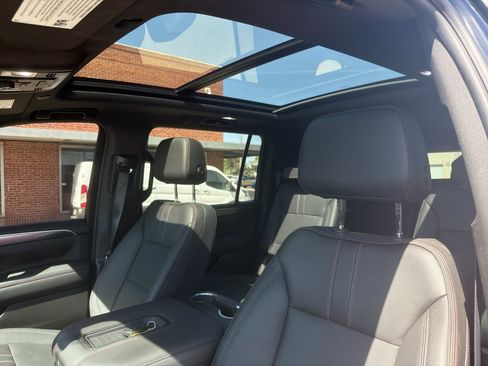 Used 2023 Chevrolet Suburban RST w/ Sport Performance Package AWD/4WD image 8