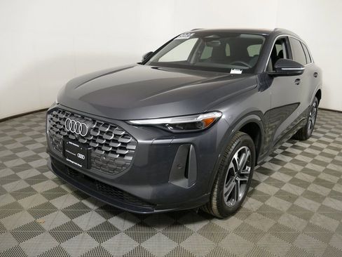 Certified 2025 Audi Q5 2.0T Premium Plus w/ Premium Plus image 7