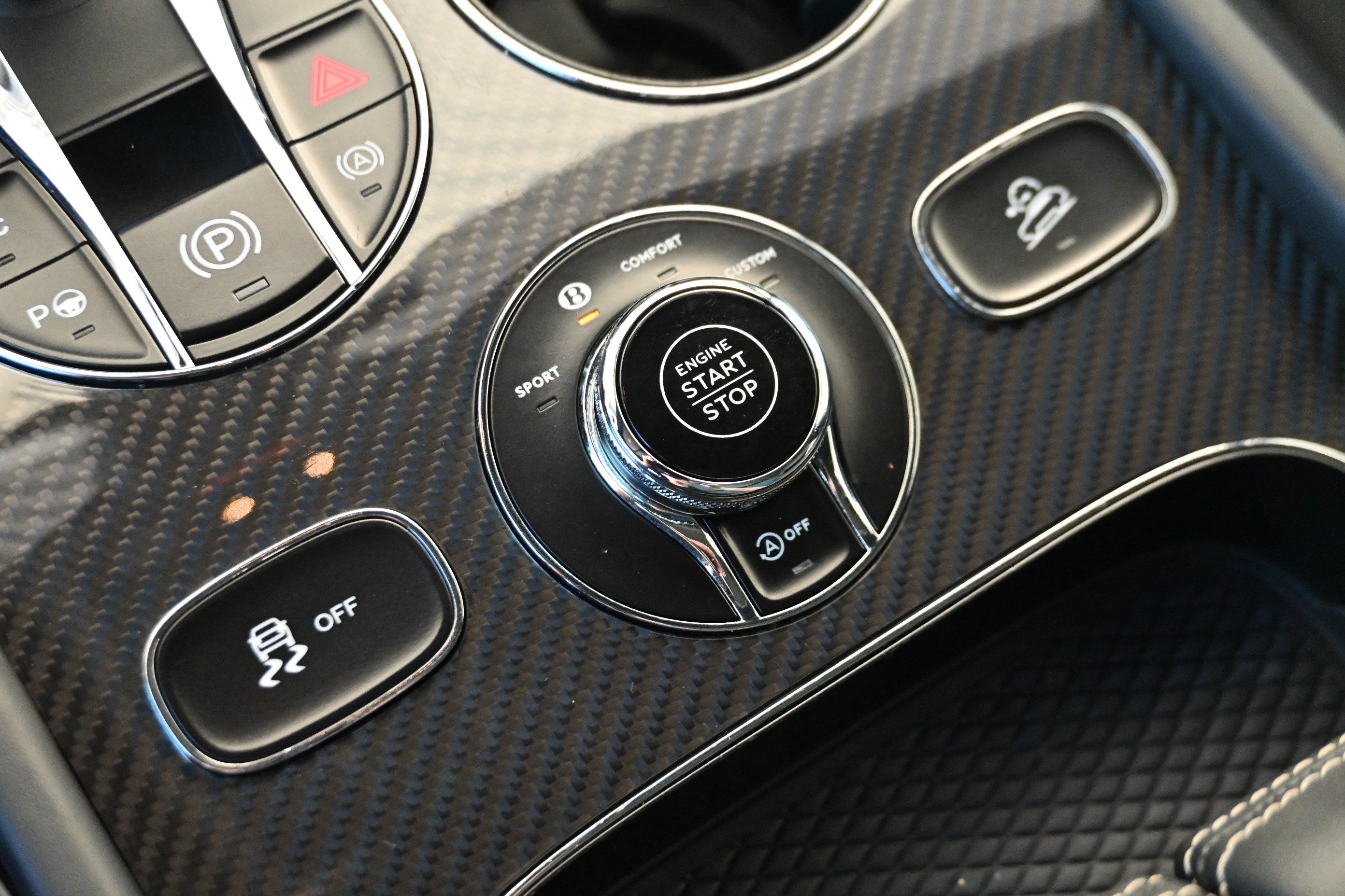 Used 2021 Bentley Bentayga AWD/4WD image 25