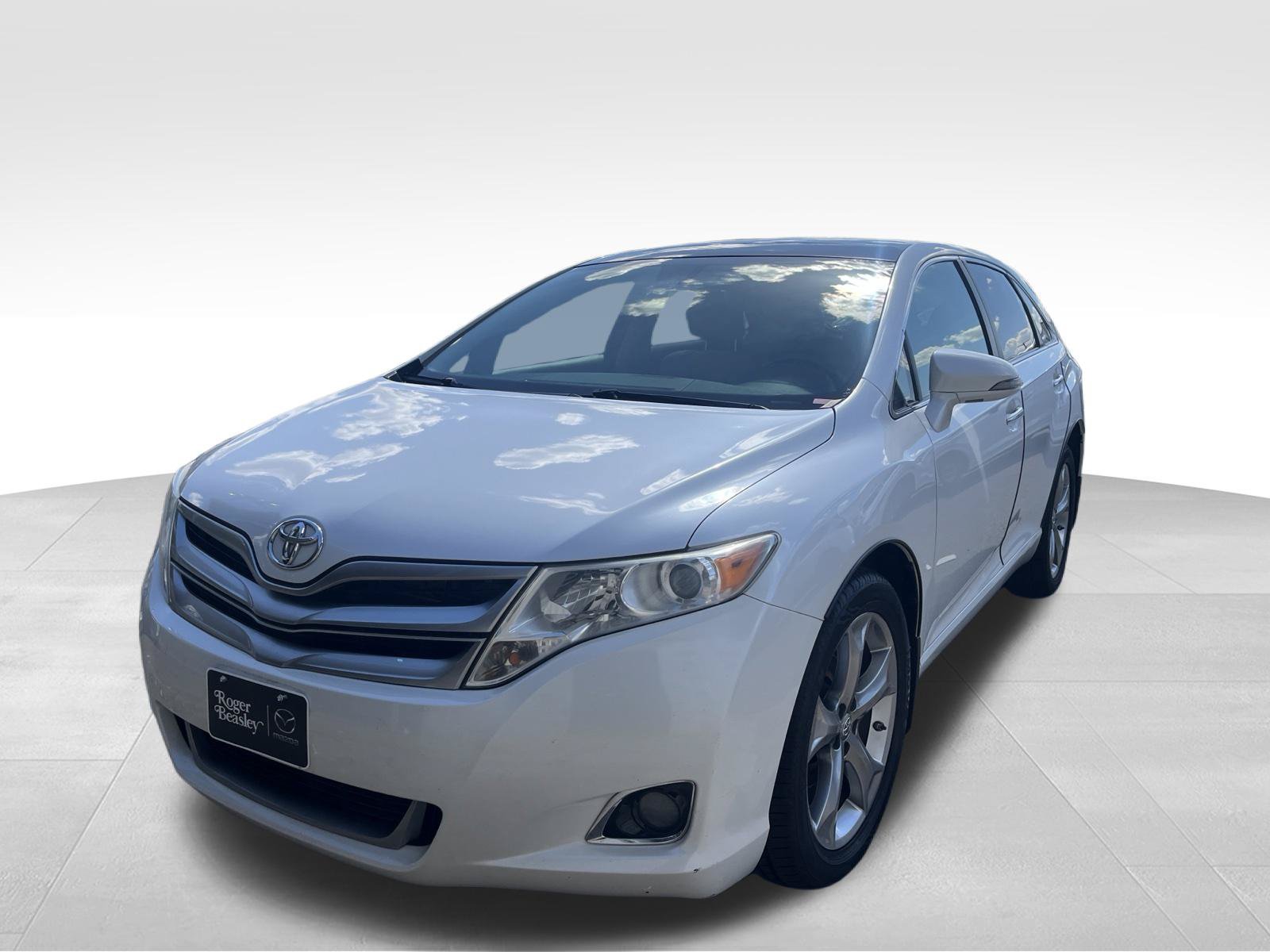Used 2015 Toyota Venza XLE w/ XLE Premium Package FWD image 1