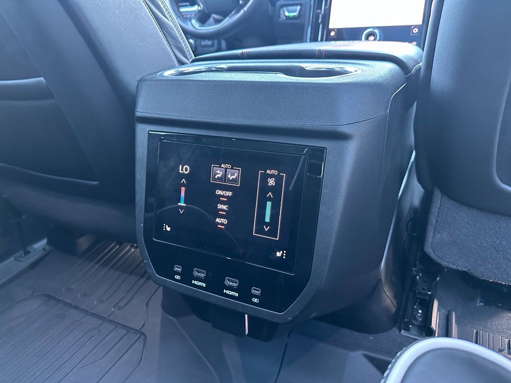 Used 2026 GMC Yukon AT4 Ultimate AWD/4WD image 32