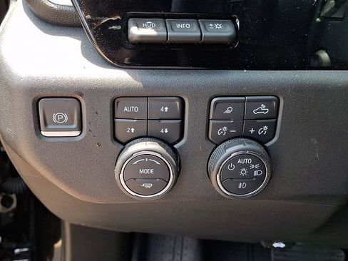 Used 2024 Chevrolet Silverado 1500 High Country w/ Technology Package AWD/4WD image 14
