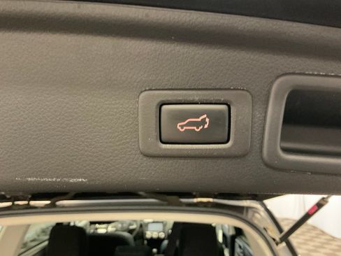 Used 2017 Subaru Forester 2.5i Premium AWD/4WD image 27