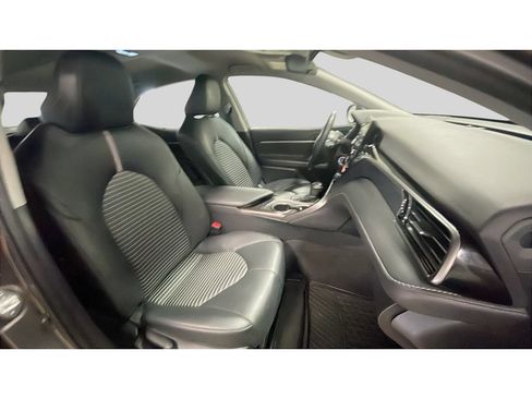 Used 2023 Toyota Camry SE FWD image 17