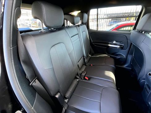 Used 2025 Mercedes-Benz GLB 250 image 19