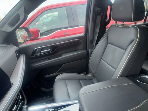 Used 2025 Chevrolet Tahoe Premier w/ Sun And Tow Package image 9