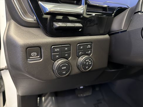 Used 2023 Chevrolet Silverado 1500 High Country w/ High Country Premium Package image 15