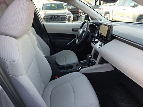 Certified 2024 Toyota Corolla Cross LE image 9