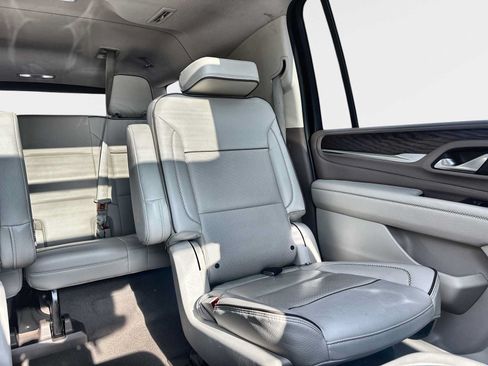 Used 2023 GMC Yukon XL Denali w/ Advanced Technology Package AWD/4WD image 12