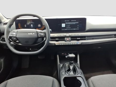 Used 2025 Kia K4 FWD image 11