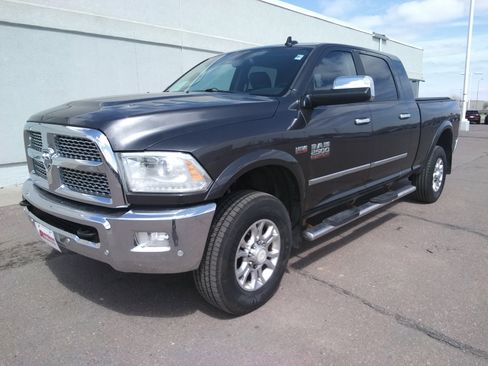Used 2016 RAM 2500 Laramie w/ Convenience Group AWD/4WD image 2