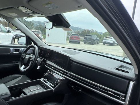 Used 2025 Hyundai Santa Fe SEL FWD image 28