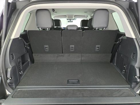 New 2026 Lincoln Navigator Premiere AWD/4WD image 17