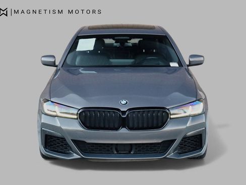 Used 2022 BMW M550i xDrive image 5