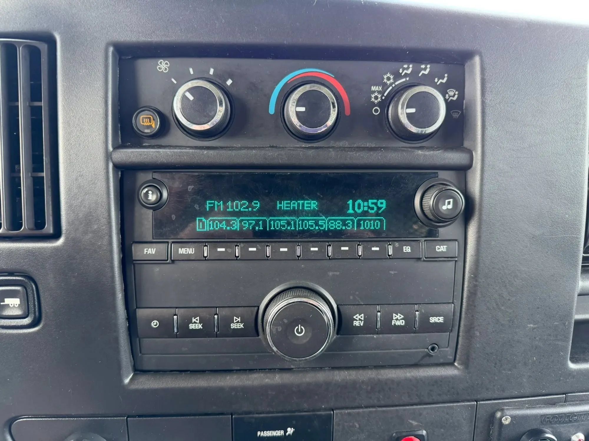 Used 2017 Chevrolet Express 2500 RWD image 19