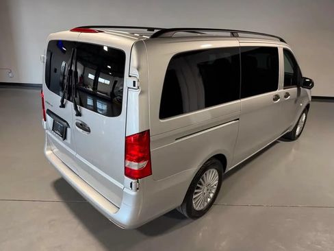 Used 2017 Mercedes-Benz Metris Passenger w/ Driver Efficiency Package image 31