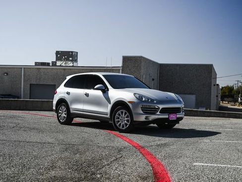 Used 2011 Porsche Cayenne image 17
