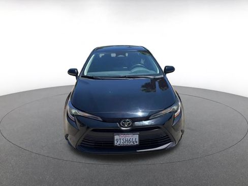 Used 2025 Toyota Corolla LE FWD image 4