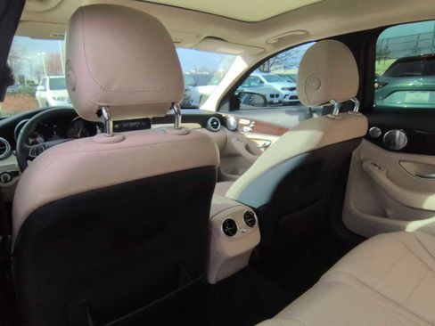 Used 2015 Mercedes-Benz C 300 4MATIC Sedan image 18