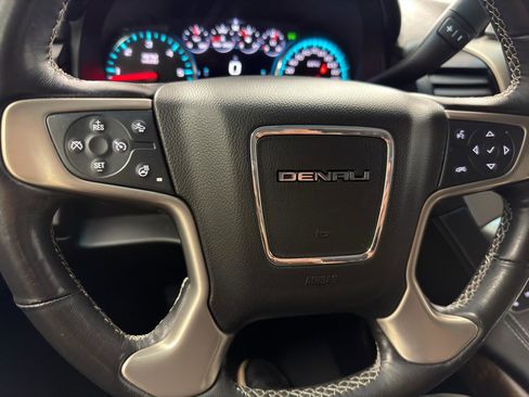 Used 2020 GMC Yukon XL Denali w/ Denali Ultimate Package AWD/4WD image 18
