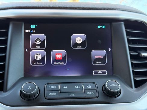 Used 2018 GMC Acadia SLT image 15