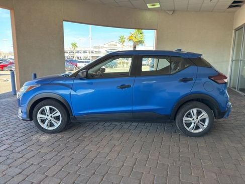 Used 2024 Nissan Kicks S image 2