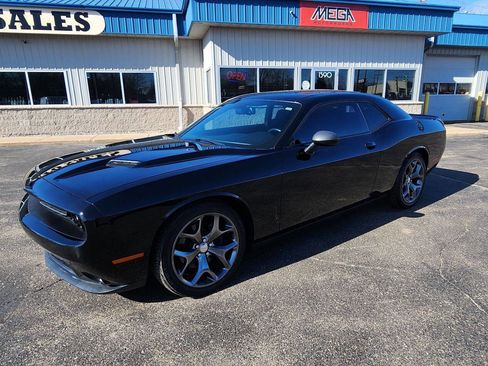 Used 2015 Dodge Challenger R/T w/ Quick Order Package 28B R/T image 3