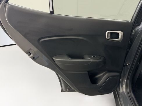 Used 2025 Hyundai Venue SEL image 27