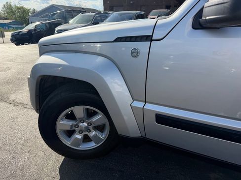 Used 2011 Jeep Liberty Sport AWD/4WD image 36