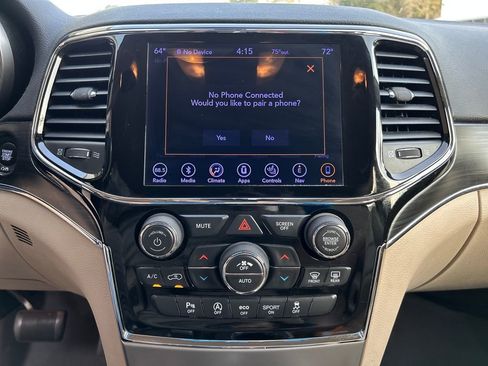 Used 2019 Jeep Grand Cherokee Limited image 17